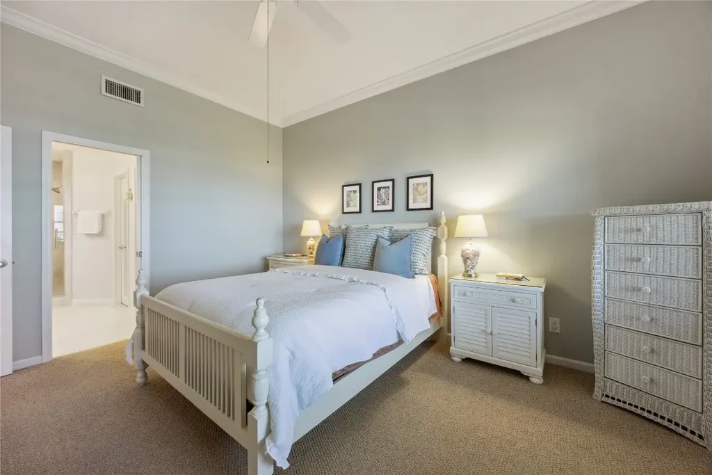 403 Tarpon Avenue 208, Fernandina Beach