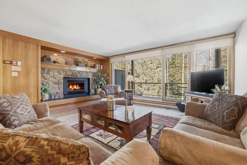 21700 Us Highway 6 2009, Keystone