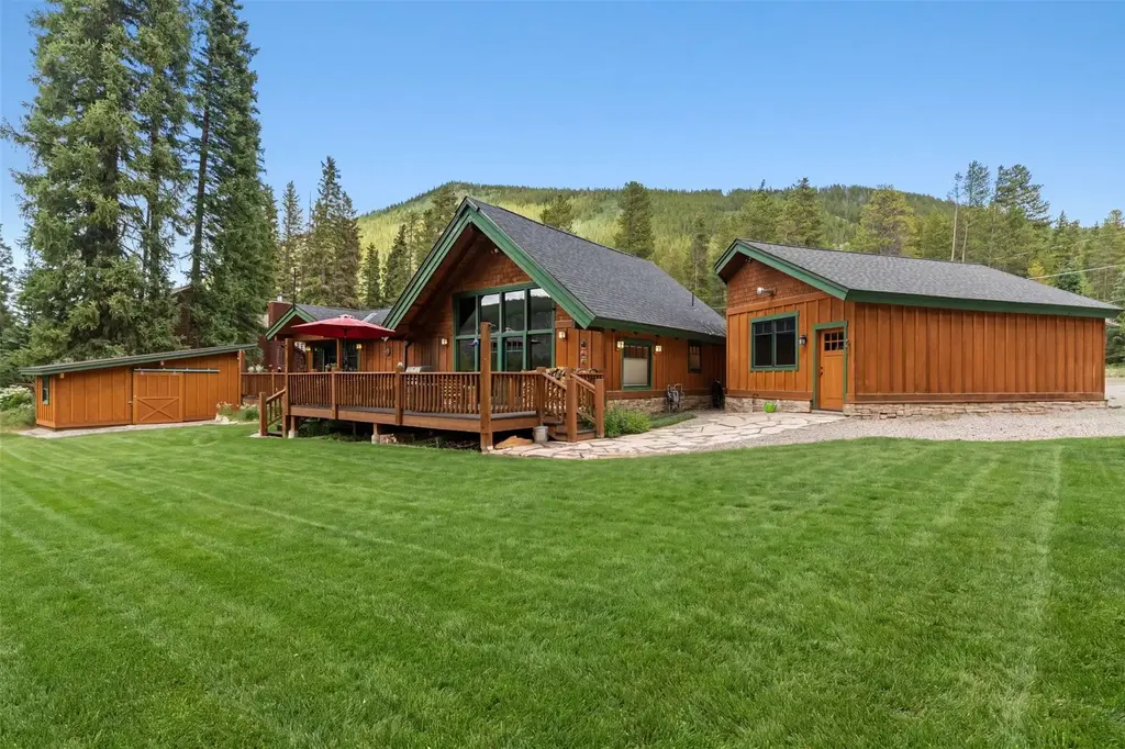 353 Blue River Road, Blue River