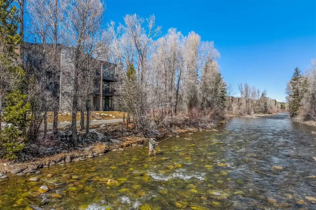 930 Blue River Parkway 821, Silverthorne