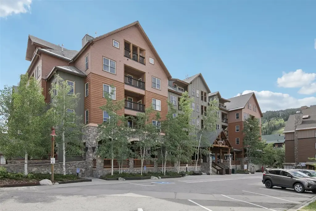 100 Dercum Square 8361, Keystone