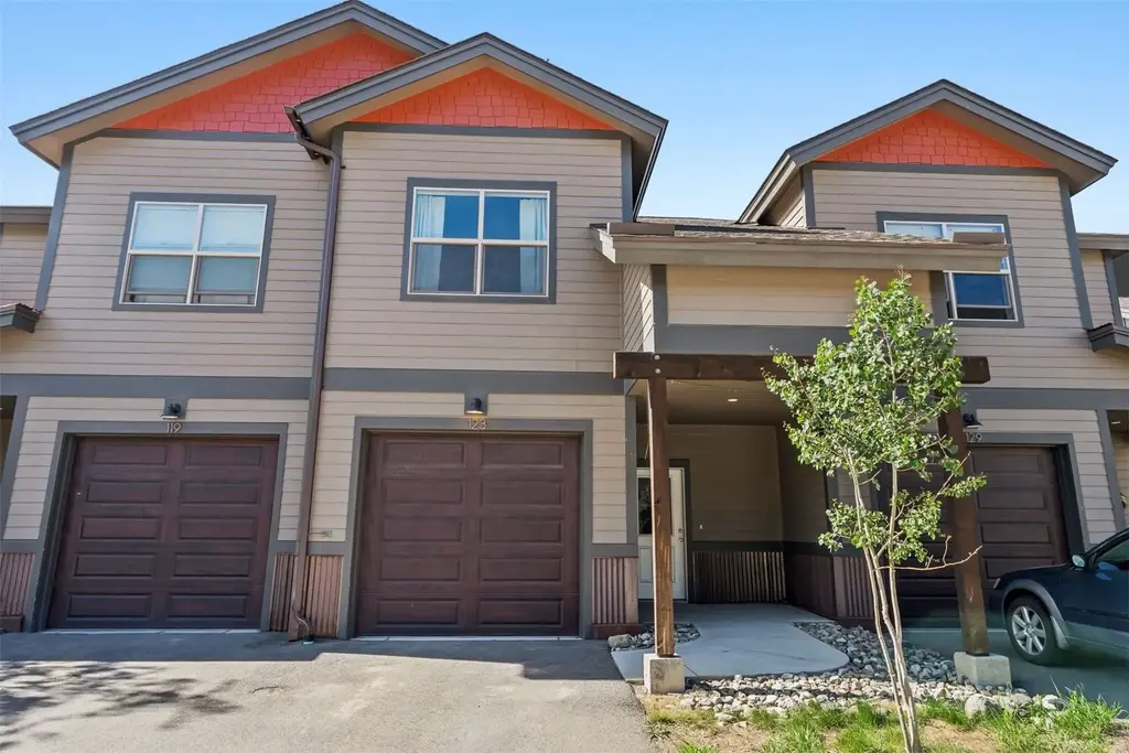123 Wayback Drive, Keystone