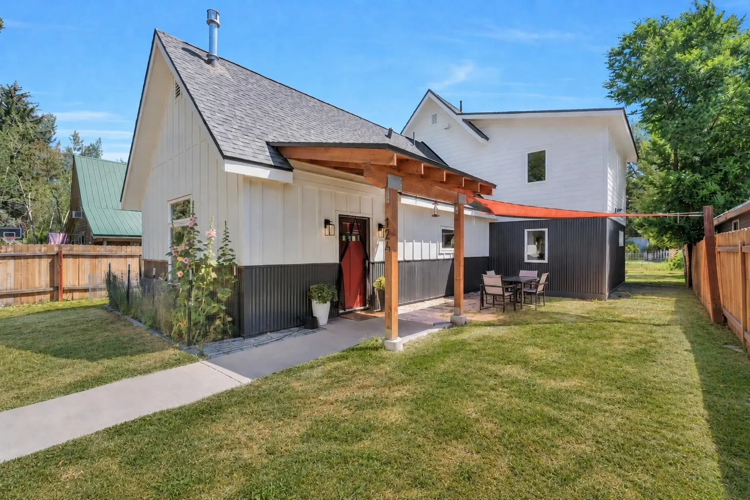 N 124 3rd Street, Hayden