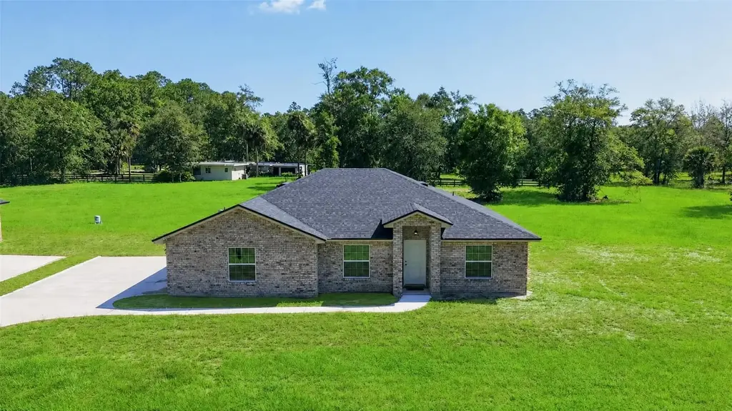 451632 Old Dixie Highway, Callahan