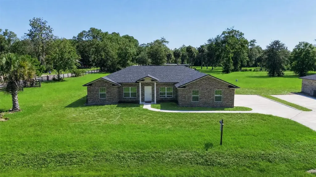 451640 Old Dixie Highway, Callahan