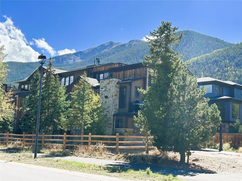 S 307 5th Avenue 2, Frisco