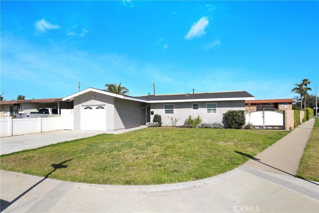 Photo of Listing #OC23176000