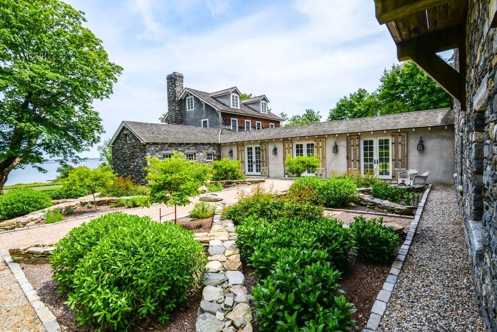 Luxury Waterfront Homes & Property in Jamestown RI Waterfront Mansions
