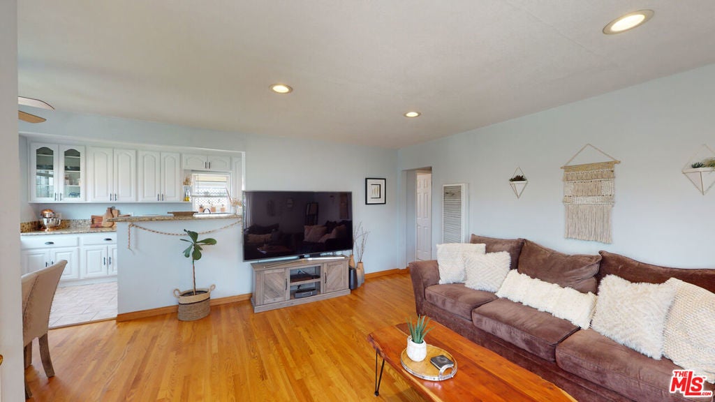 3628 W 177th Street