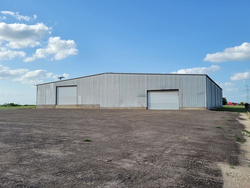 16999 E Us Highway 190 Highway, Rogers