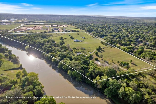 1218 Lovers Lane, Bastrop