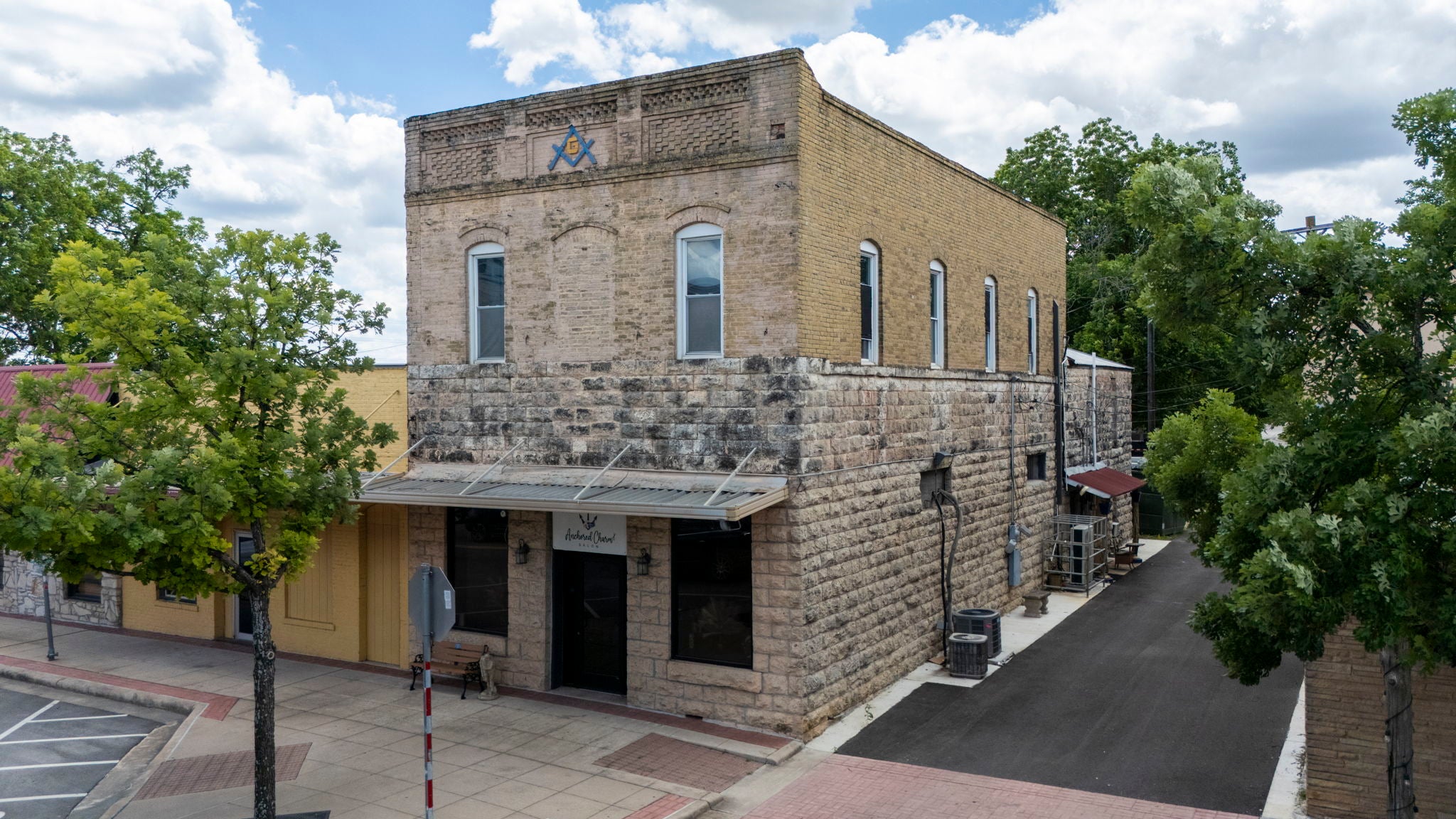 Photo of Listing #6985602