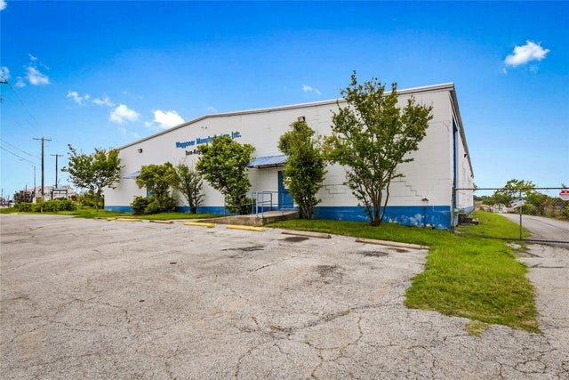 1880 N A W Grimes Boulevard, Round Rock