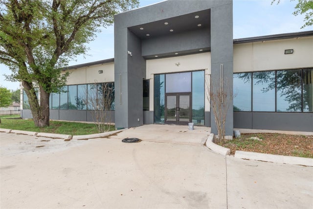 2906 E Howard Lane, Manor