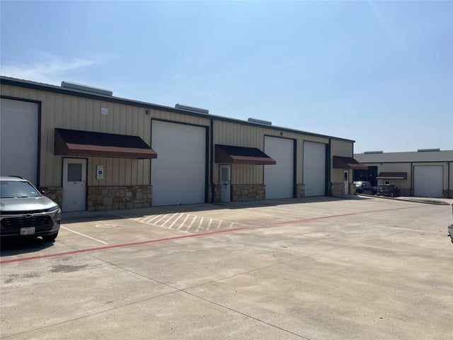 4819 R O Drive 104, Spicewood