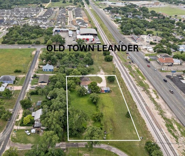 103 E Willis Street, Leander