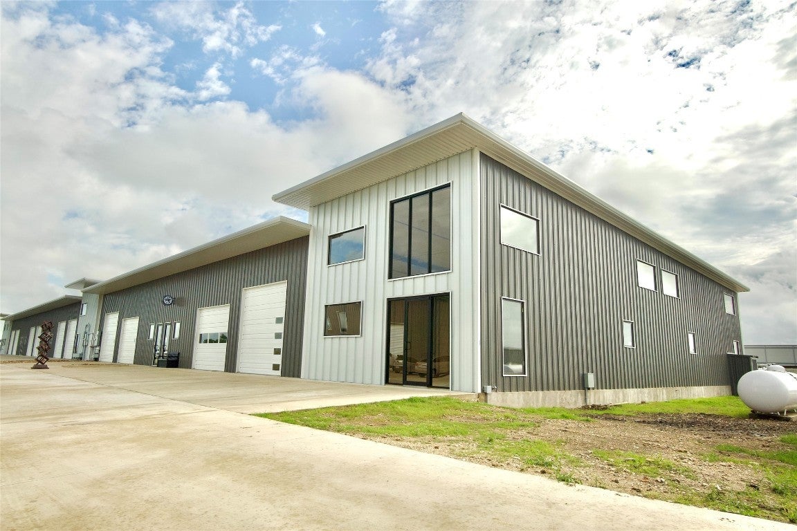 Photo of Listing #8631188