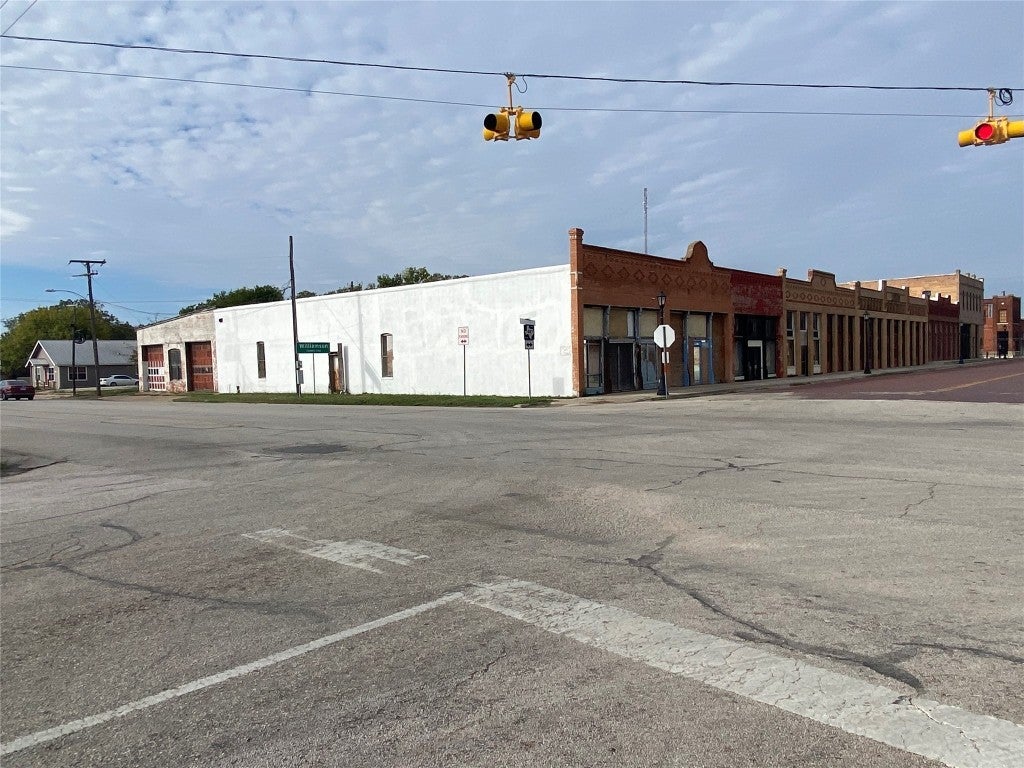 239 E Clark Street, Bartlett