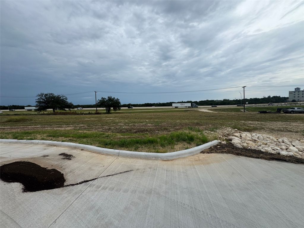 2305 Salado Center Loop, Salado