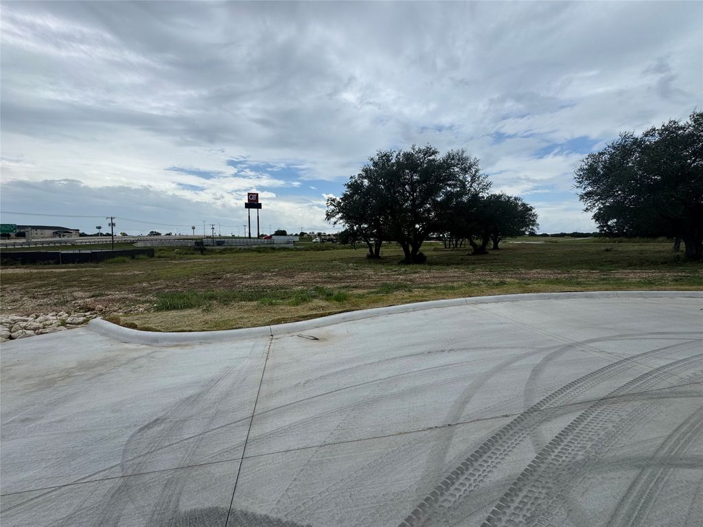 2203 Salado Center Drive, Salado