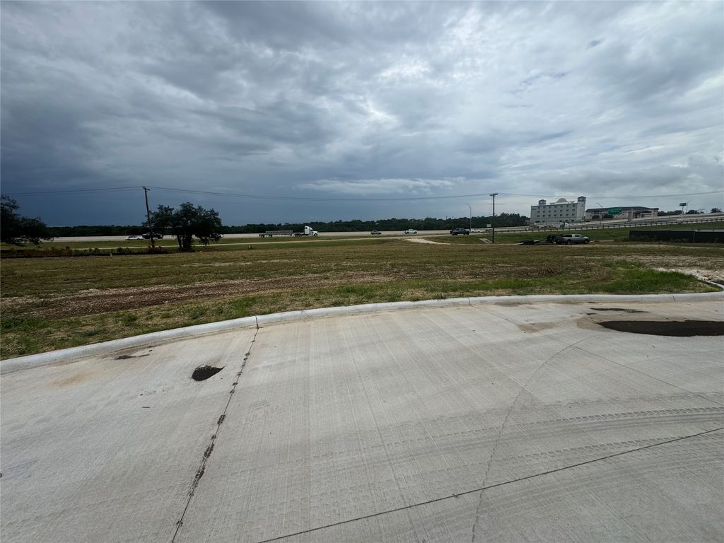 23125 Salado Center Drive, Salado