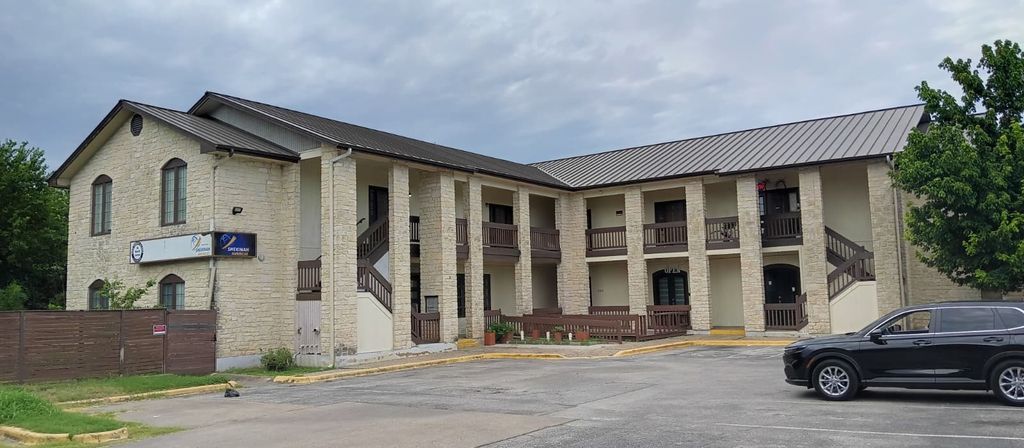 611 Carpenter Avenue 101 & 102, Austin