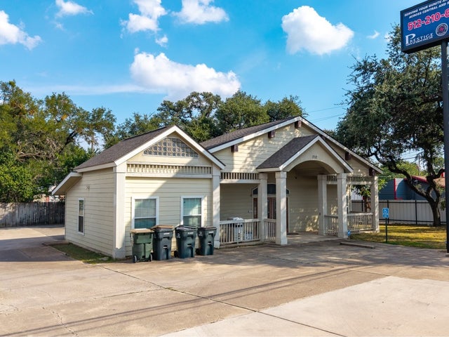 1712 N Interstate 35 Freeway, San Marcos