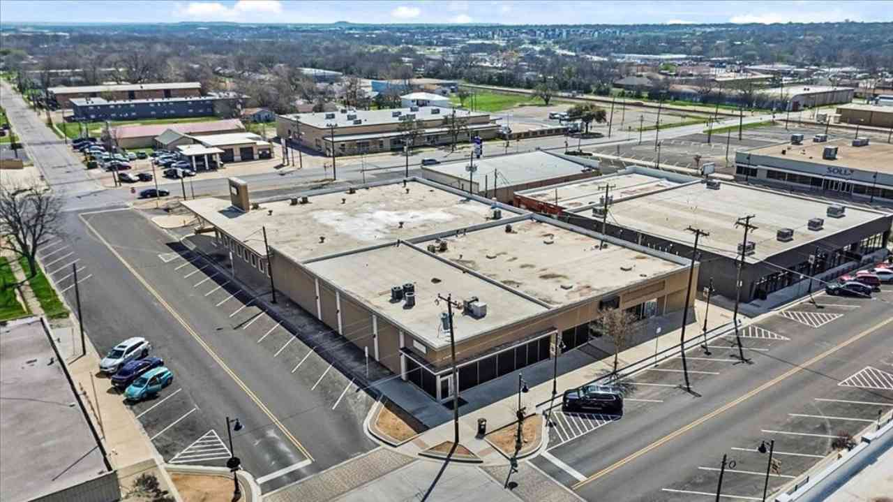 Photo of Listing #6946198