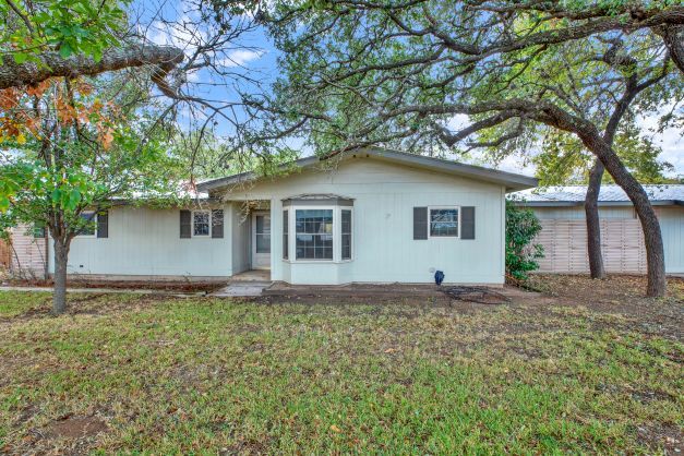 1801 N Llano Street N, Fredericksburg