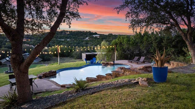 4607 R O Drive, Spicewood