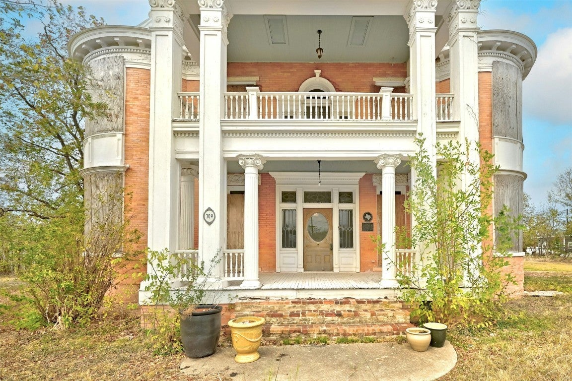 Photo of Listing #1557770