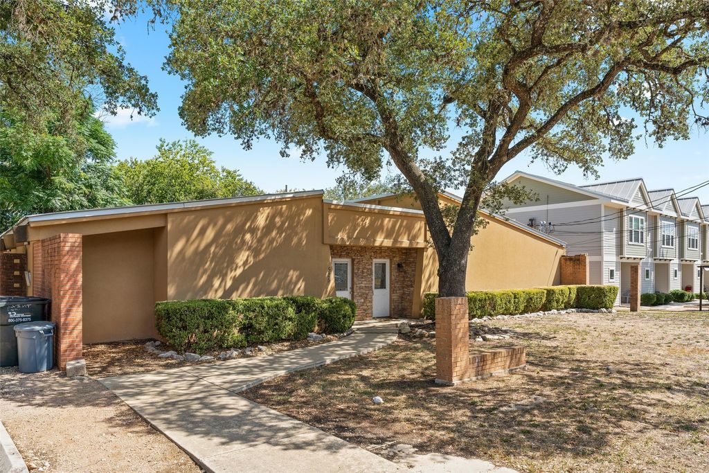 521 & 525 W Hutchison Street, San Marcos