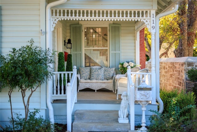 119 W San Antonio Street, Fredericksburg