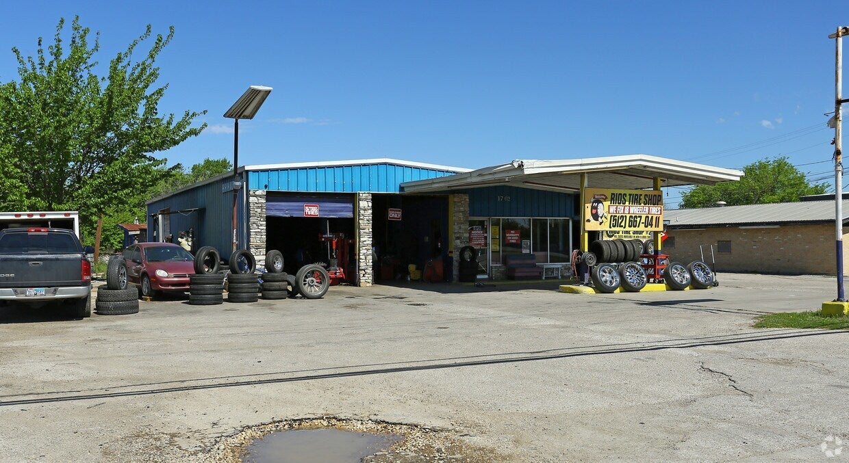 Photo of Listing #2401574