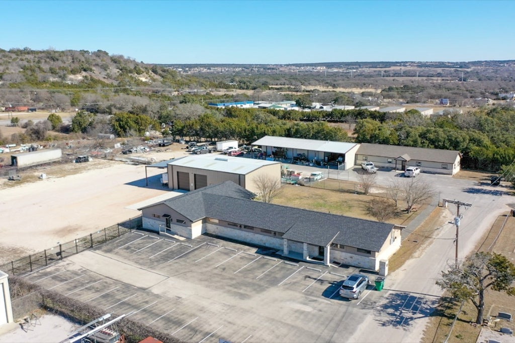 320 Southland Drive, Burnet