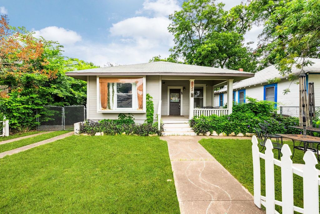 2032 E Cesar Chavez Street, Austin