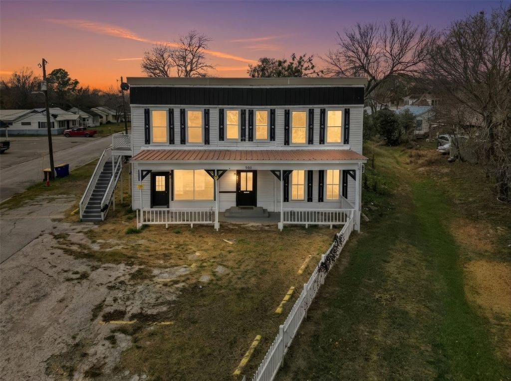 901 N Saint Joseph Street, Gonzales