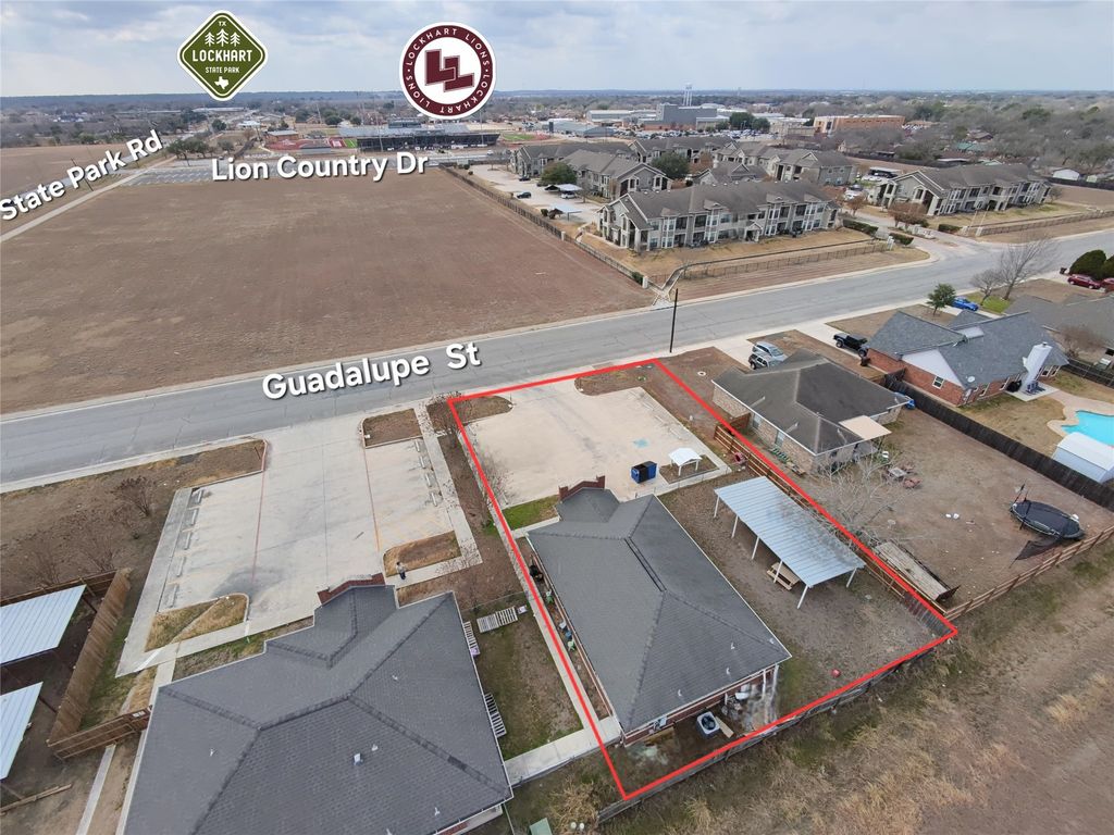 1020 S Guadalupe Street, Lockhart