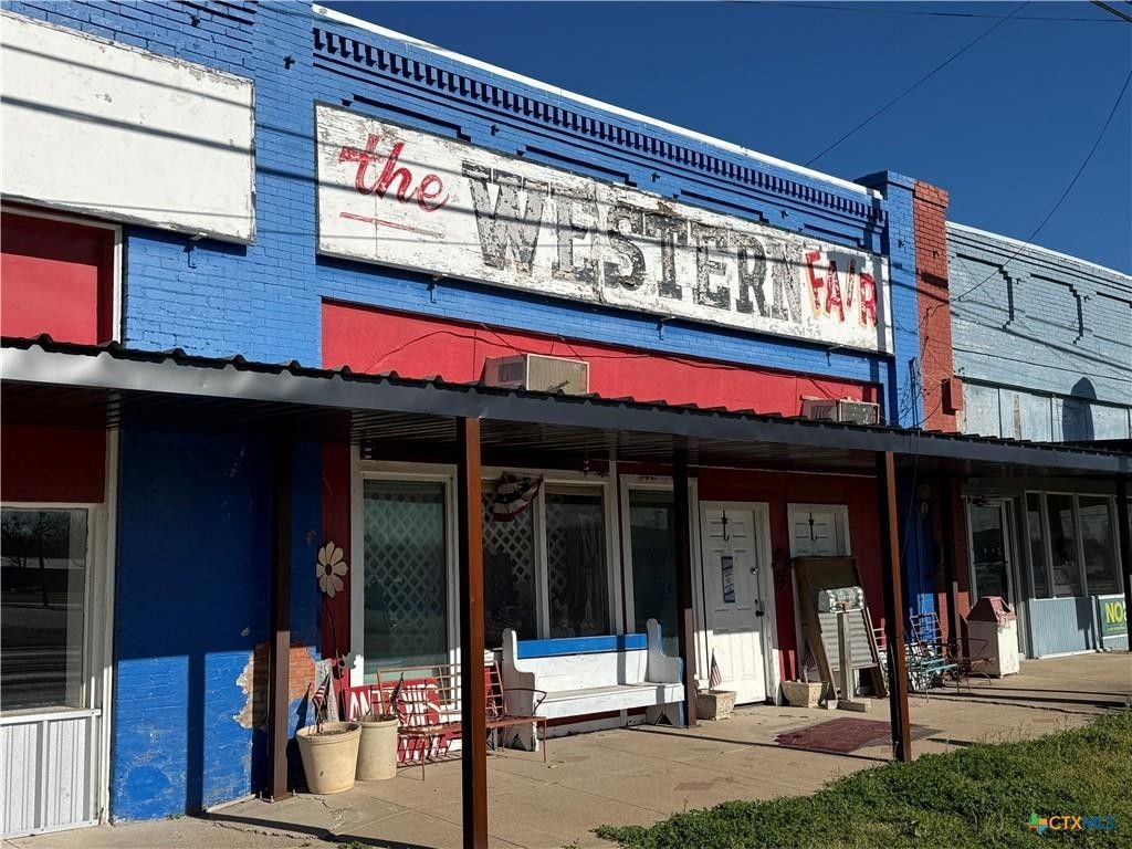 204 E Gassaway Avenue, Lott
