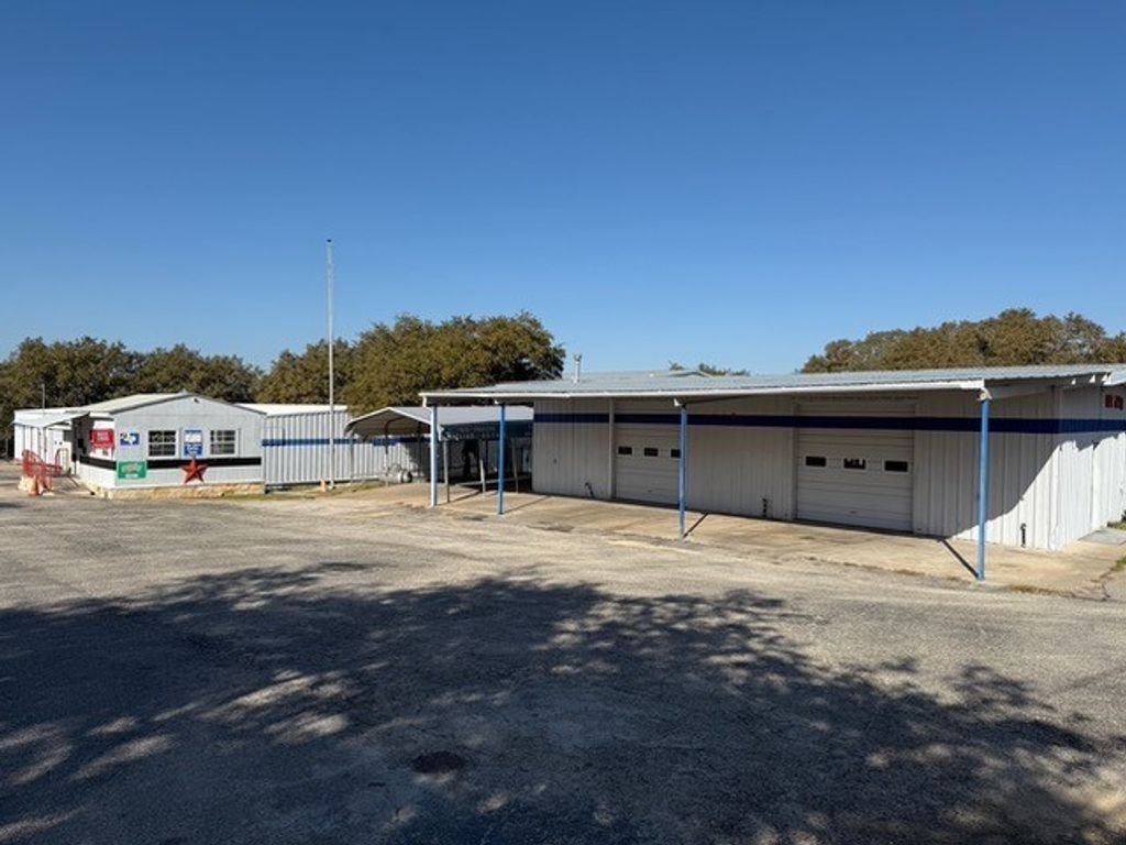 804 Bee Creek Road, Spicewood