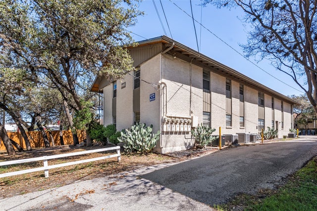 2411 S 5th Street, Austin