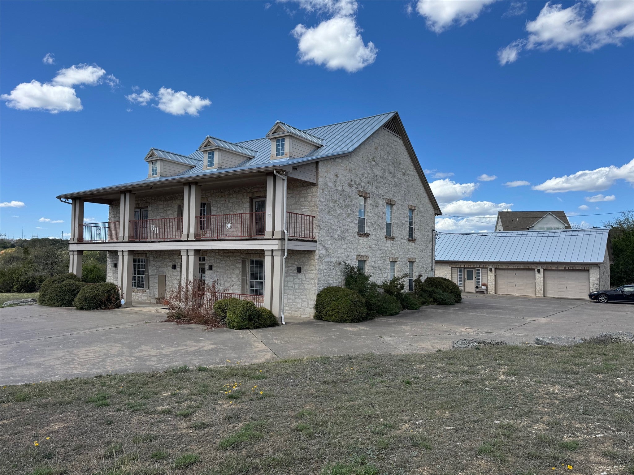 Photo of Listing #3032178