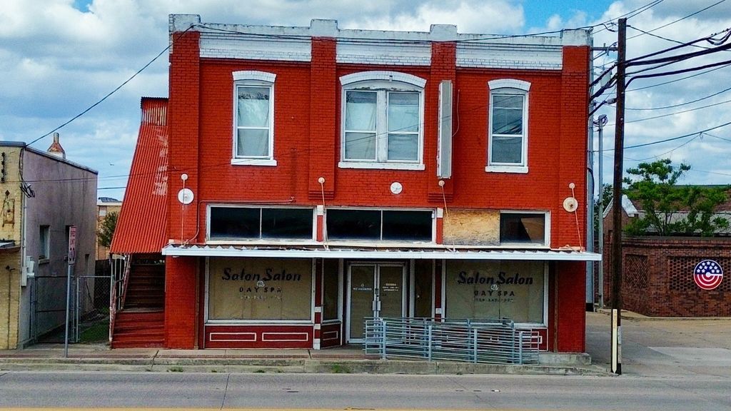 161 S. Main Street, Giddings