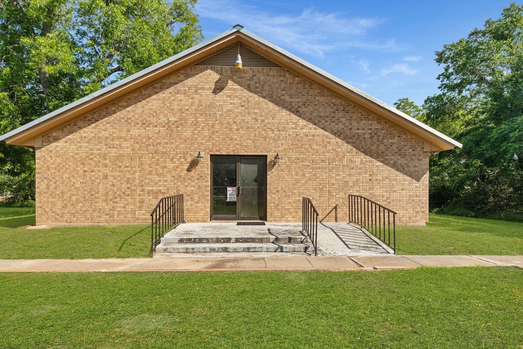 345 W Bell Avenue, Rockdale