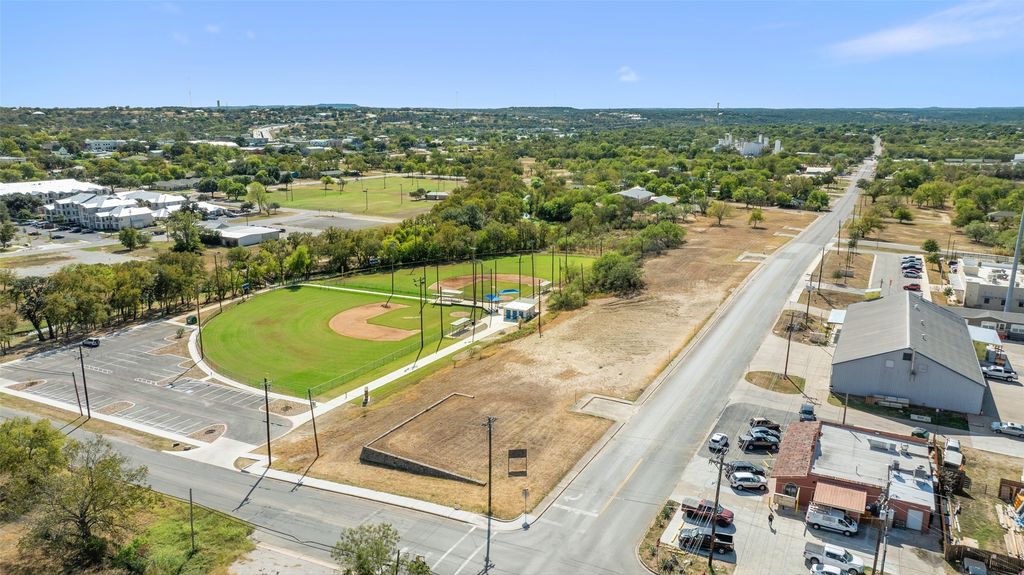 711-1 Avenue N, Marble Falls