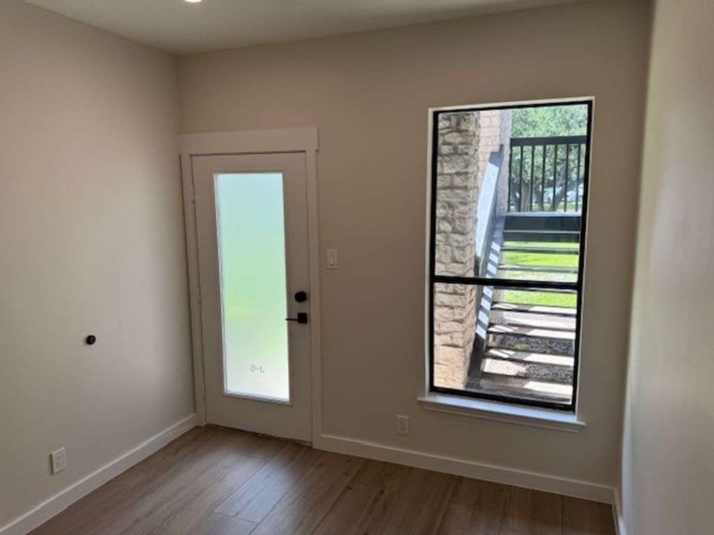 5524 Bee Cave Road, Austin