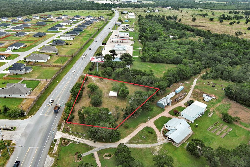 901 State Highway 21 Highway W, Cedar Creek