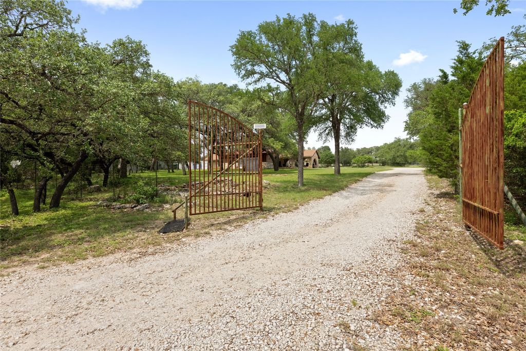 704 Fm 2325, Wimberley