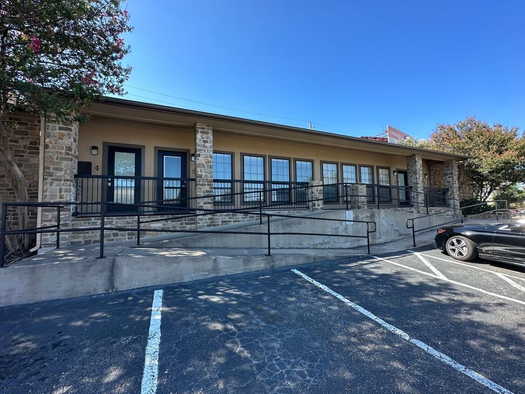 13740 N Highway 183 Highway V-3, Austin