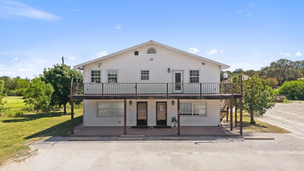 206 N Us Hwy 281, Johnson City